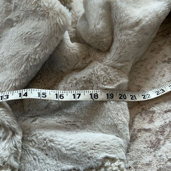 Express new tags, Sherpa / Faux Fur Jacket size extra small - Picture 5 of 7